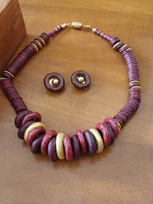 Necklace and earrings set like new, burgundy and gold