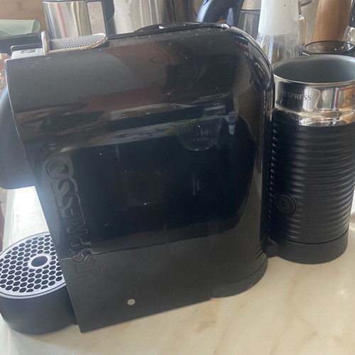 Nespresso DeLonghi espresso coffee machine with milk frother