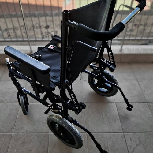 Lightweight Folding Wheelchair with Safety Belt, Like New