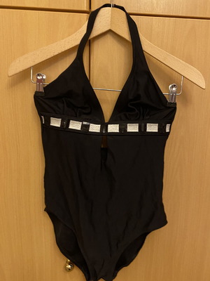 Μαγιό ολόσωμο μαύρο ελάχιστα φορεμένο, μέγεθος Medium Large