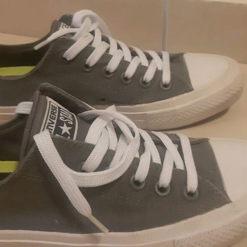 All Star Chuck Taylor athletic shoes like new, size 37.5, white and gray