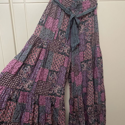 Printed pants size small like new, summer style