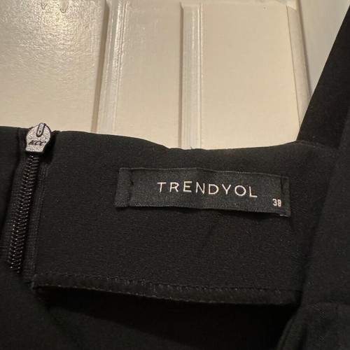 Black fitted Trendyol dress size M like new