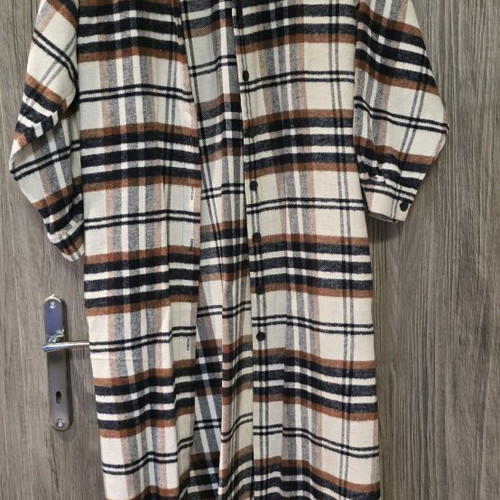 Maxi checked shirt coat like new, white