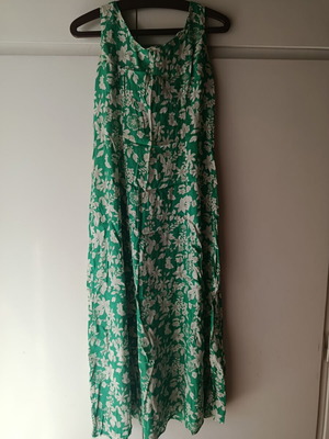 Green dress from Italy like new, ideal for medium and large sizes