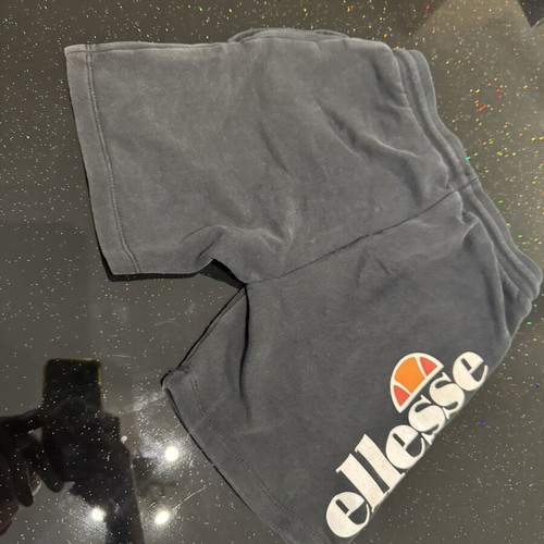 Ellesse kids' shorts used, size 6-7, black