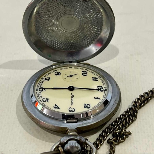 Molnija vintage Soviet collectible pocket watch used, 6x4.5 cm