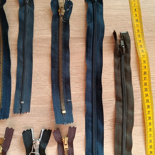 Zippers pack of 16 new in various colors and lengths