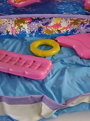 Barbie πισίνα μεταχειρισμένη με ελλείψεις και επισκευασμένα στηρίγματα
