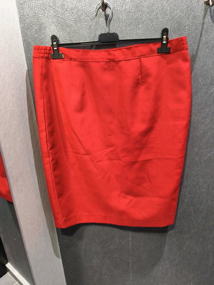 Red Elegant Knee-Length Skirt Like New, Size 44-46