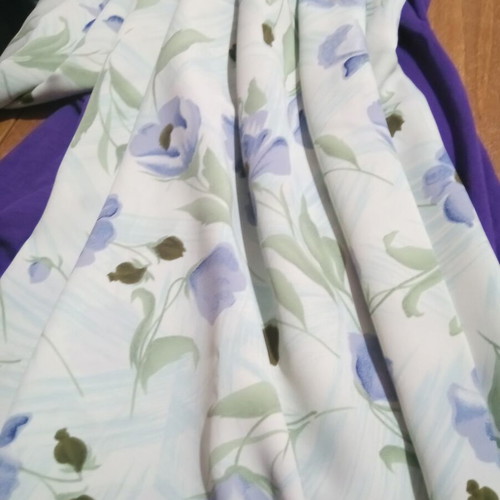 Deal of the day!!! Double-width fabric with floral patterns, in soft shades of green and purple