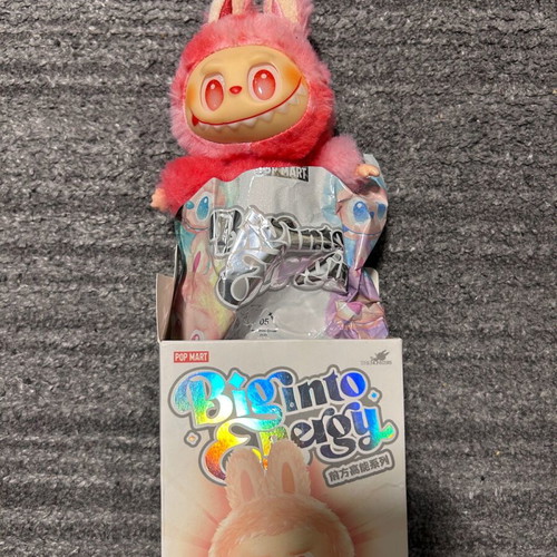 Labubu *LOVE* by Pop Mart new, fuchsia with box