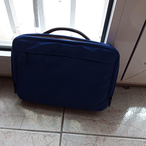 Laptop bag 11'' like new, dimensions 21x31 cm