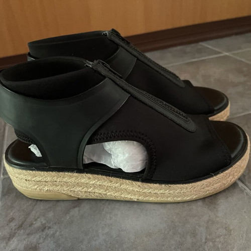 DKNY platform sandals like new, black, size 38