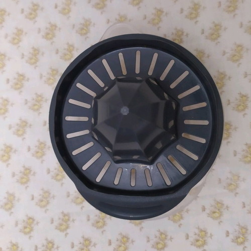 Lemon squeezer like new, 12 cm diameter