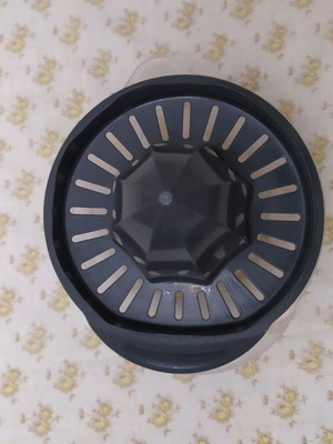 Lemon squeezer like new, 12 cm diameter