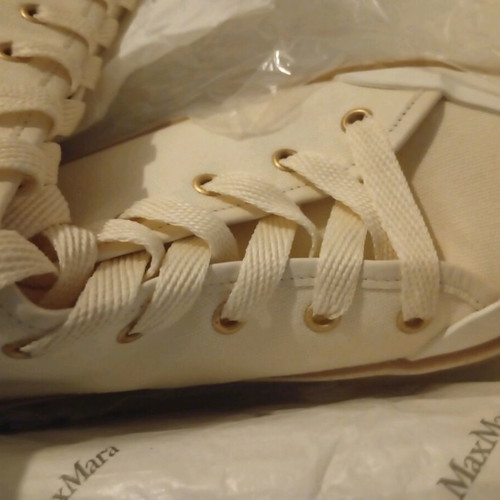 Max Mara boots new beige white with zipper and laces