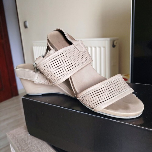 Women's platform sandals used, size 38