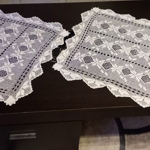 Handmade crochet table linens set of 2 like new