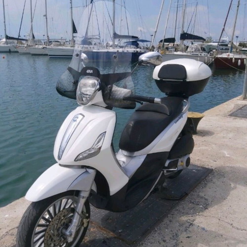 Piaggio Beverly 300i scooter used, 2013, 23,200 km, white