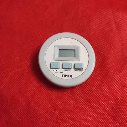 Versatile digital clock like new