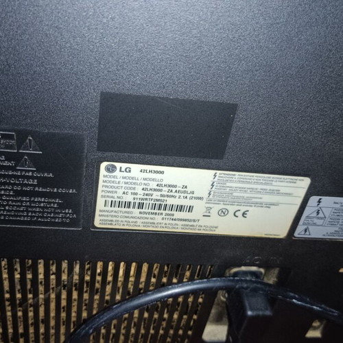LG TV 42' used