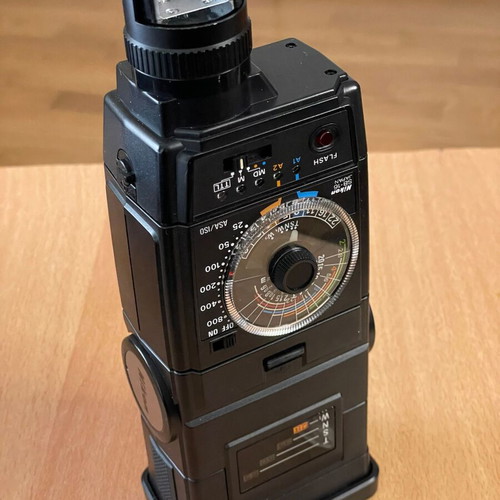 Nikon Speedlight SB-16 camera flash like new