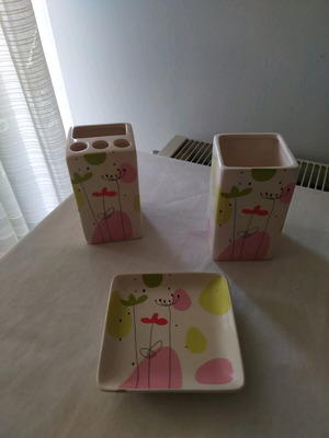 Bathroom set like new, 3 pieces