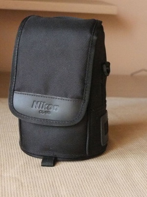 Nikon CL-M3 lens case like new for 14-24mm and 24-70mm lenses