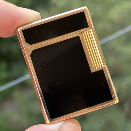 S.T. Dupont Laque De Chine lighter, gold with brown lacquer