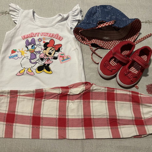Summer outfit for girl size 86-92 with hat and shoes like new