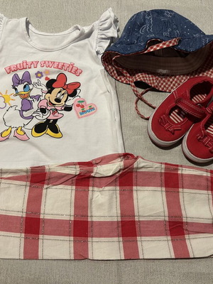 Summer outfit for girl size 86-92 with hat and shoes like new