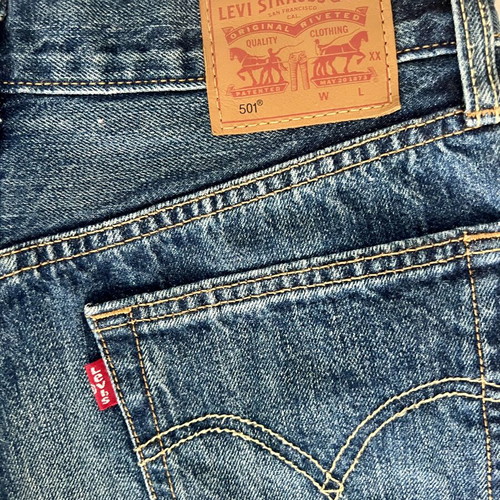 Levi's 501 denim shorts W25 like new, blue cotton