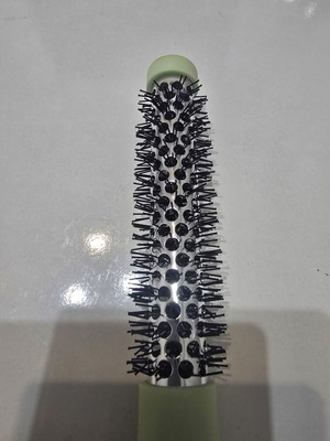Omnia thermal round hairbrush for drying and styling, mint green