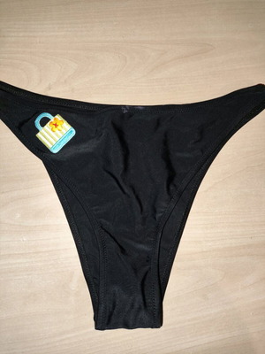 Swimsuit medium new, black with lock design