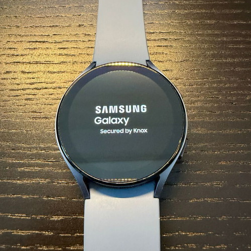 Samsung Galaxy Watch 5 smartwatch