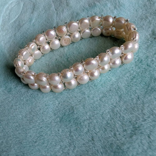 Pearl bracelet like new with natural pearls