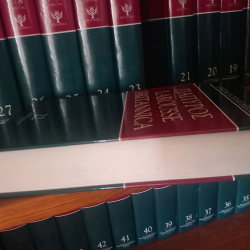 Papyrus Larousse encyclopedia used, 52 volumes