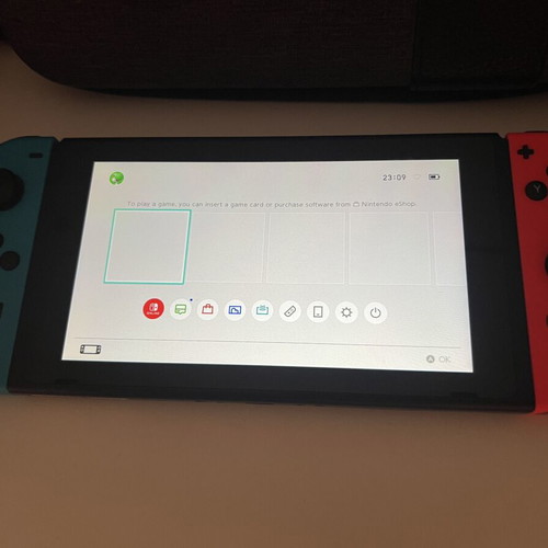 Nintendo Switch като нов с предпазен калъф за носене