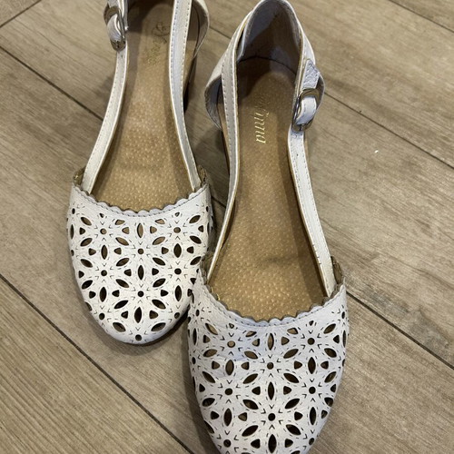 Ninna white summer sandals like new, size 36