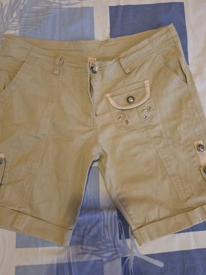 Cargo Bermuda shorts like new, size L, beige
