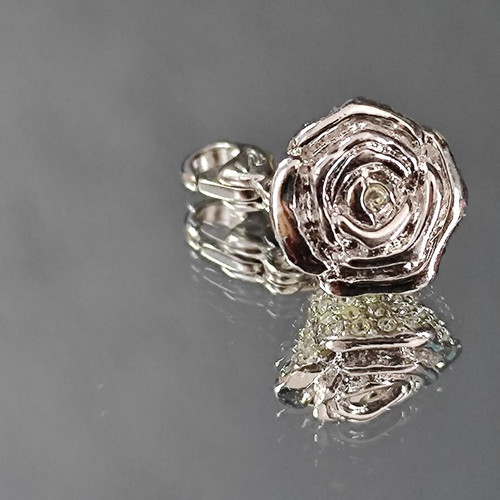 Swarovski Rose Charm μεταχειρισμένο με κούμπωμα για κολιέ ή βραχιόλι