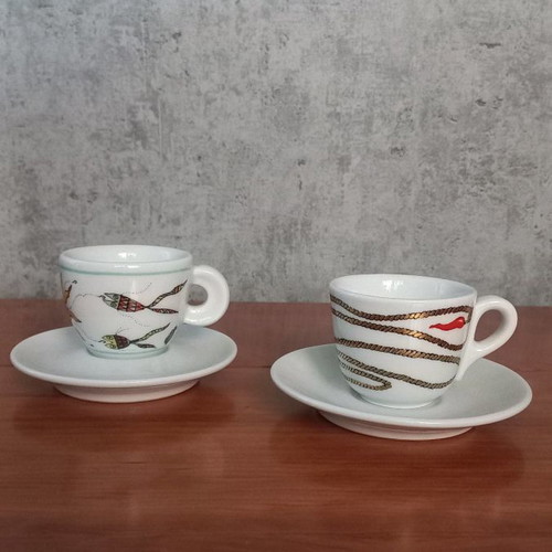 Collectible cups used, set of 2, porcelain