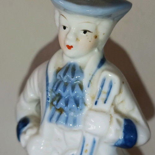 Vintage porcelain decorative Granny's figurines in excellent condition