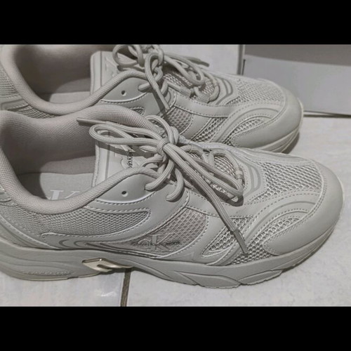 Calvin Klein women's sneakers size 41 new, beige