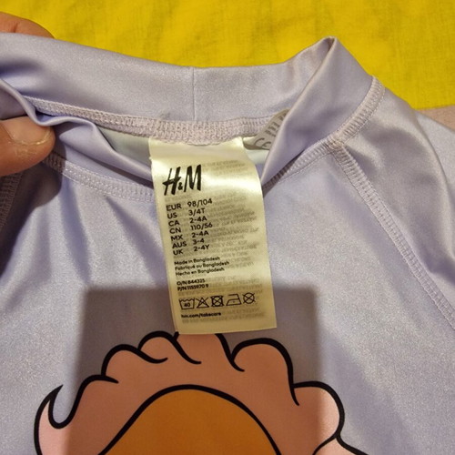 HNM UPF50 sun protection swim shirt like new for 3-4 years old