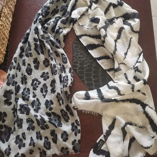 Matt scarf white, black, grey colors 175x80cm like new