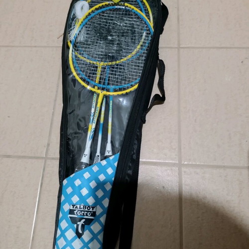Badminton set with 4 rackets, net, stands and 8 shuttlecocks like new
