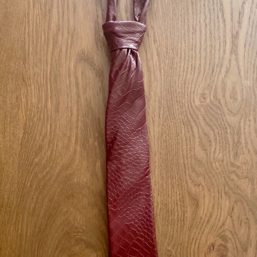 Vassia Kostara Merlot leather tie slightly used, burgundy