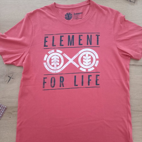 Element and Nike men's t-shirts like new, size S, set of 2